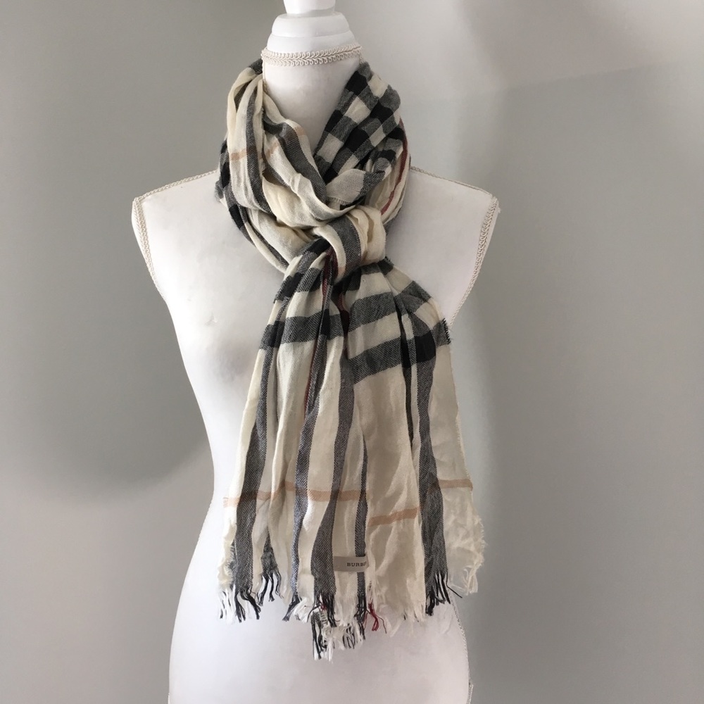 Burberry year round scarf
